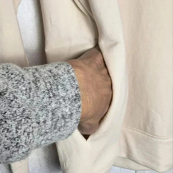 Athleta Womens L Balance Cinch Turtleneck Sweatshirt Chantilly Cream Comfy Layer - Picture 3 of 11